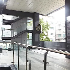 https://rainbow-hostel-myeongdong.hotels-seoul.net